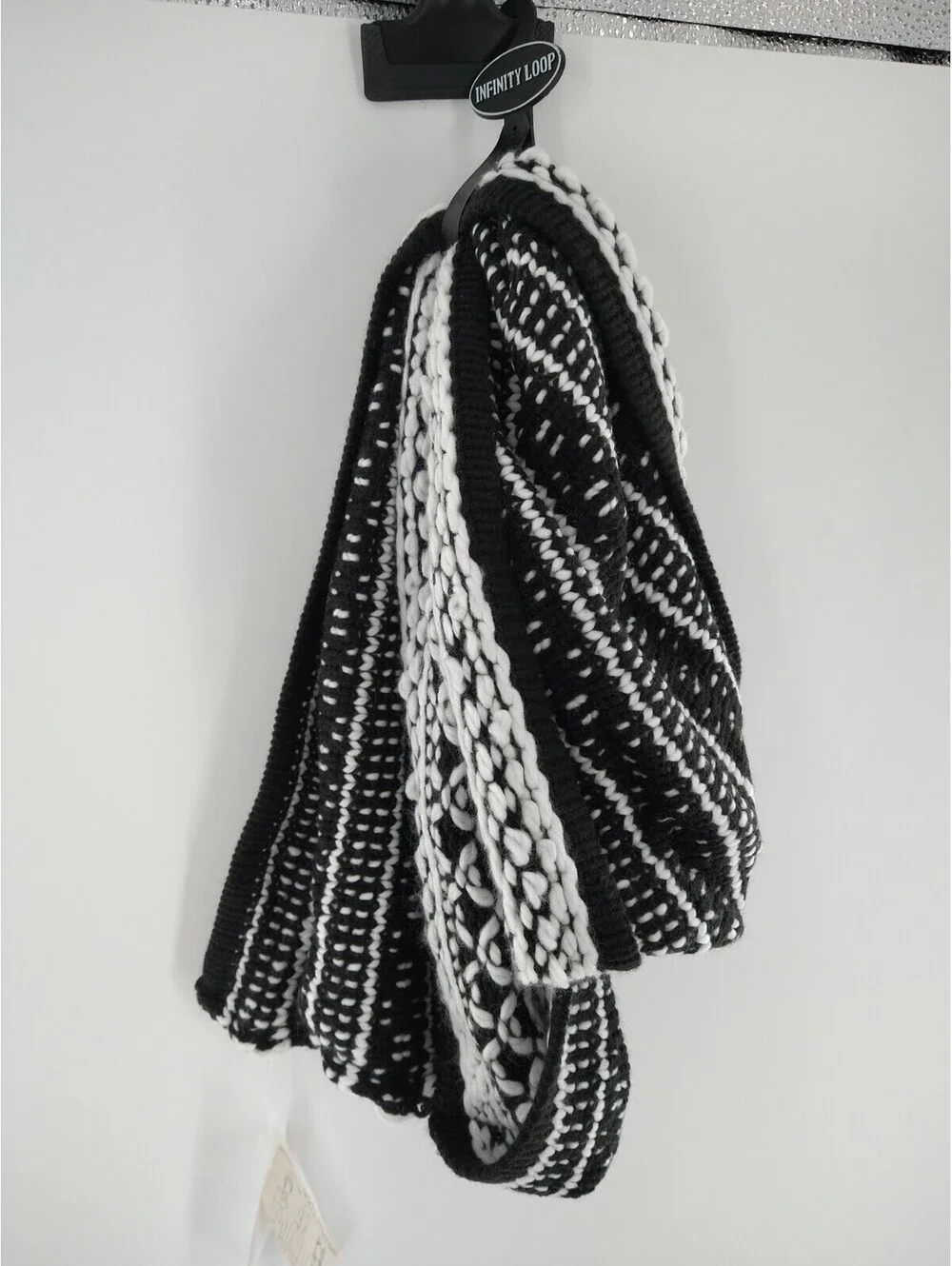 Infinity Loop Scarf knitted Brand New With Tags 065